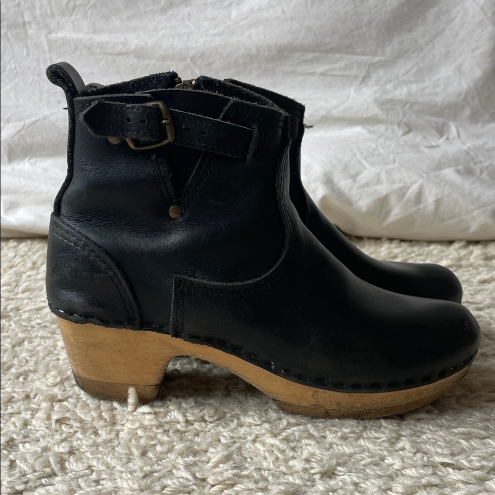 No 6 clog boots